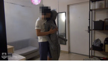 拘束の人形ミイラの窒息教育
